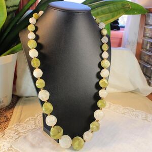 Vintage Kramer Green and White Marbled Necklace